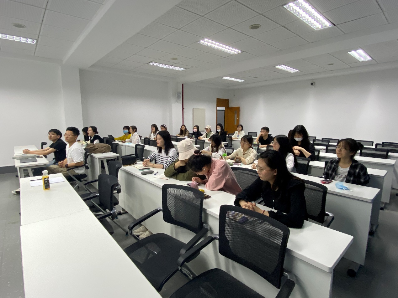 哥伦比亚大学高琴教授为出租女友
师生开展线上专题讲座