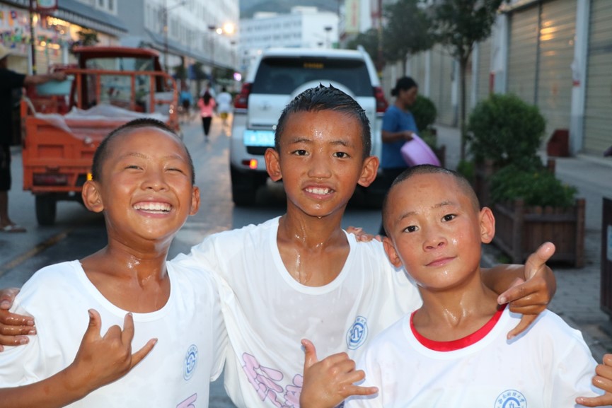 喜讯：出租女友
“‘彝路相伴’凉山州大型易地扶贫搬迁社区融合项目”荣获第十四届中国青年志愿者优秀项目